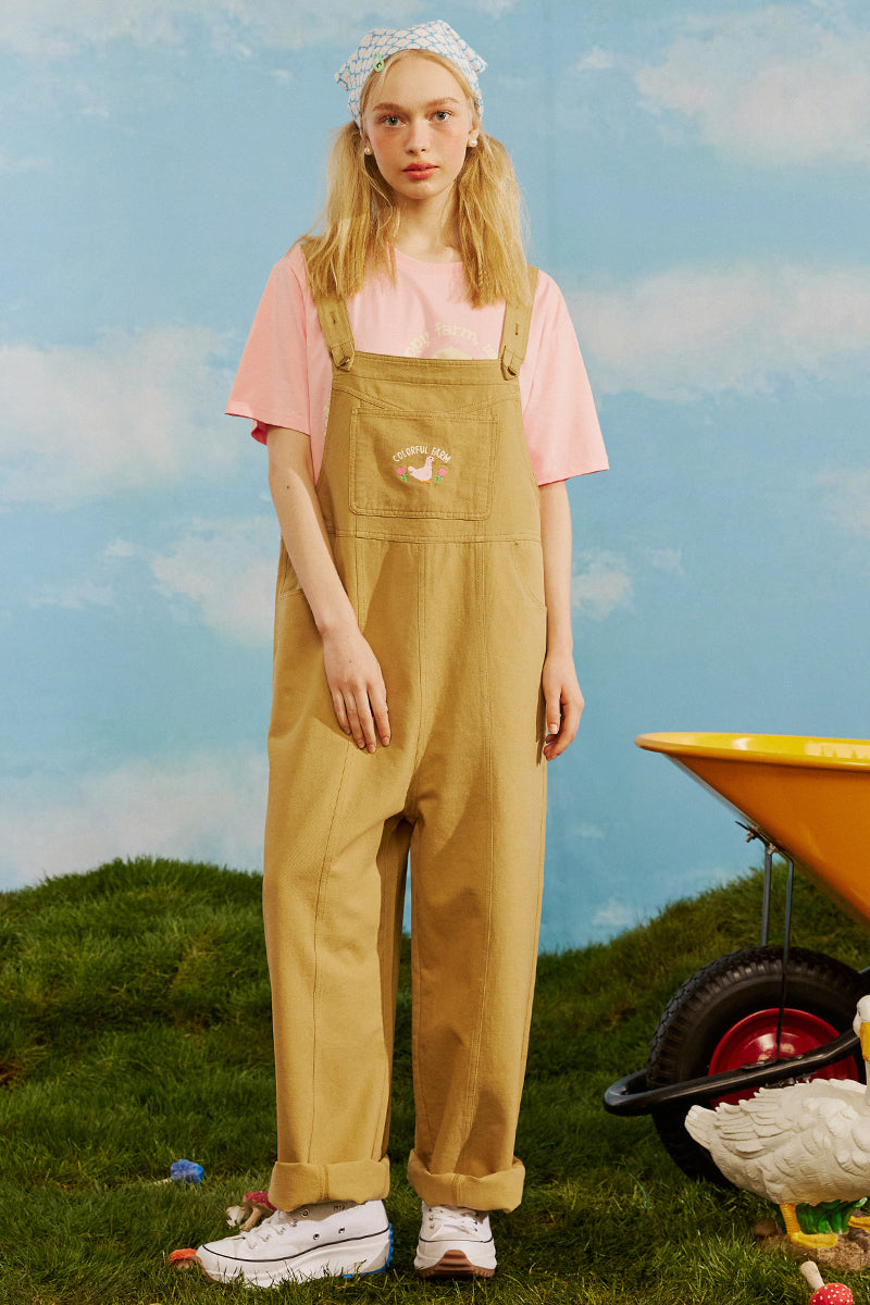 Woman farmer overalls hi-res stock photography and images - Page 3 - Alamy